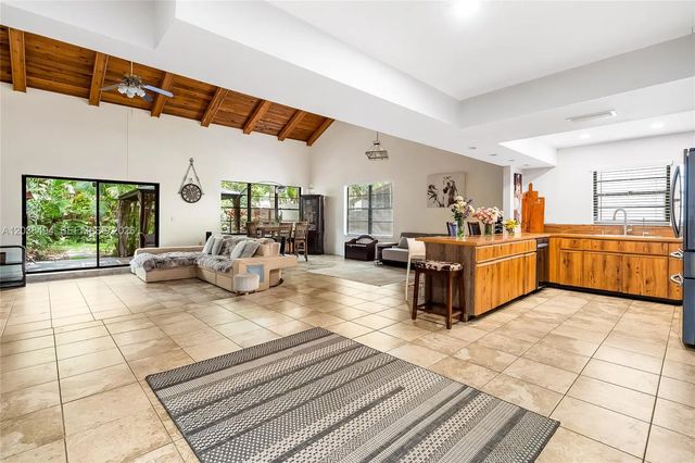 3340 Oak Drive, Hollywood