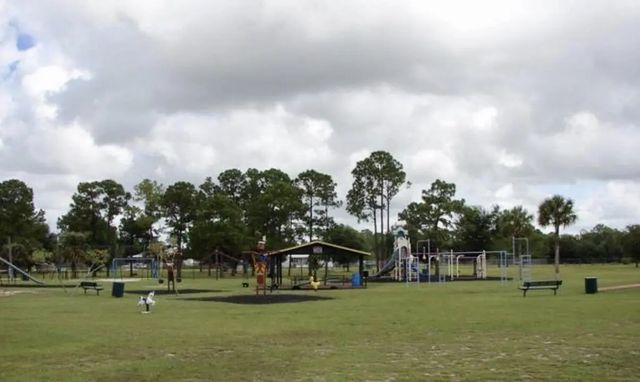 3 of 8 - 324 Pine Cone Avenue, Clewiston, FL