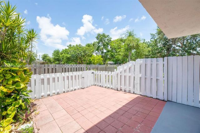 2 of 35 - 1450 Ne 151st Street #101, Miami, FL