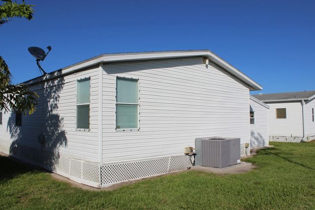 4 of 31 - 6731 Sinsonte Court, Fort Pierce, FL