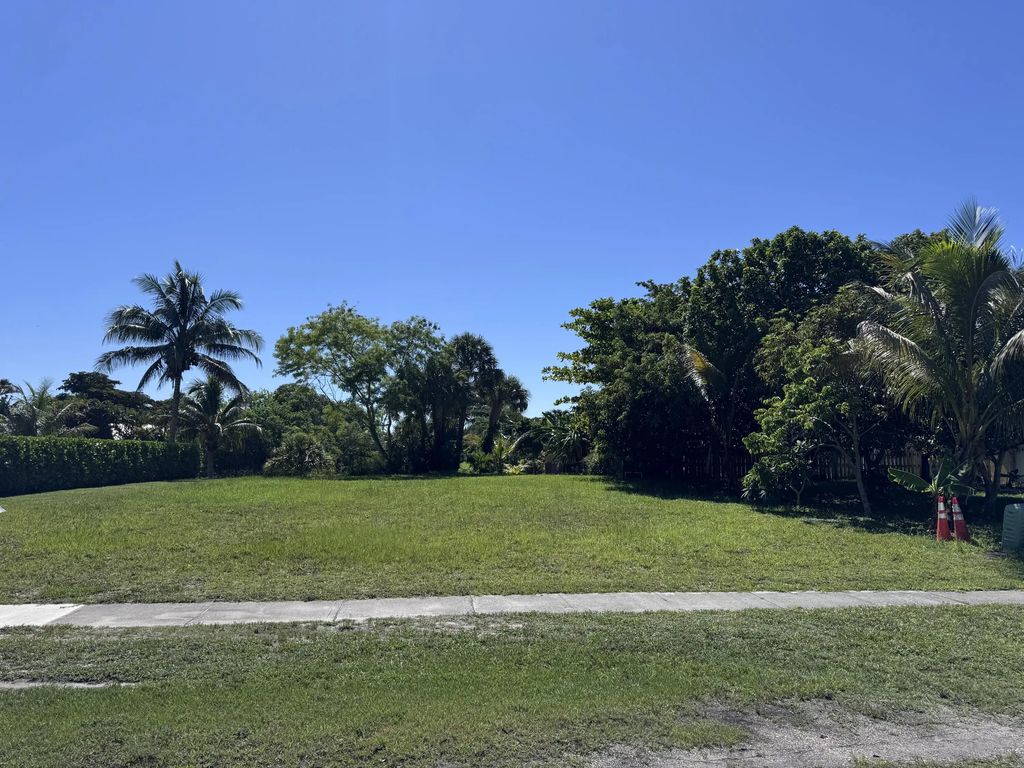 Xxx Starling Avenue, Royal Palm Beach
