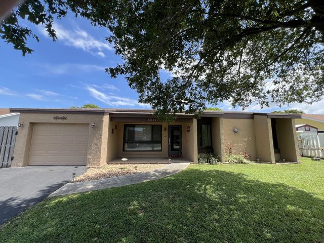 4 of 32 - 8511 Nw 8th Street, Pembroke Pines, FL