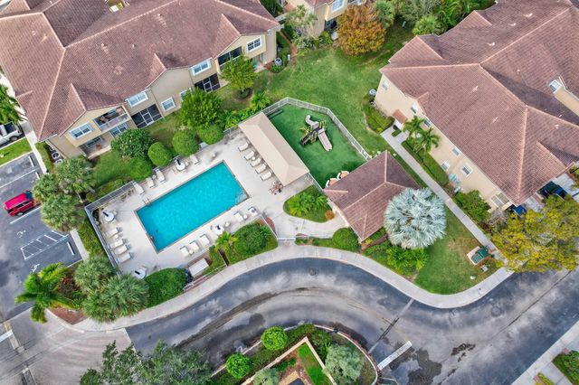 2 of 39 - 115 Lighthouse Circle #b, Tequesta, FL