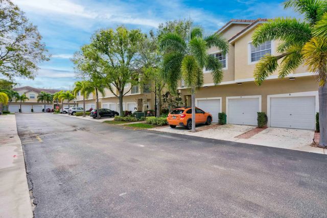 4 of 39 - 115 Lighthouse Circle #b, Tequesta, FL