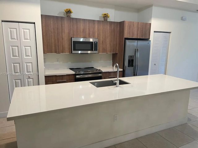 3 of 15 - 8025 Nw 104th Avenue #31, Doral, FL