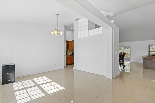 4 of 39 - 3041 Se Wake Road, Port St. Lucie, FL
