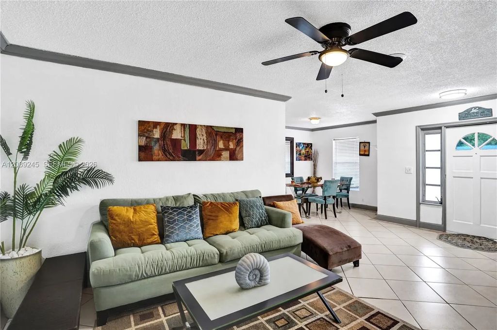 6280 Sw 8th Place, North Lauderdale