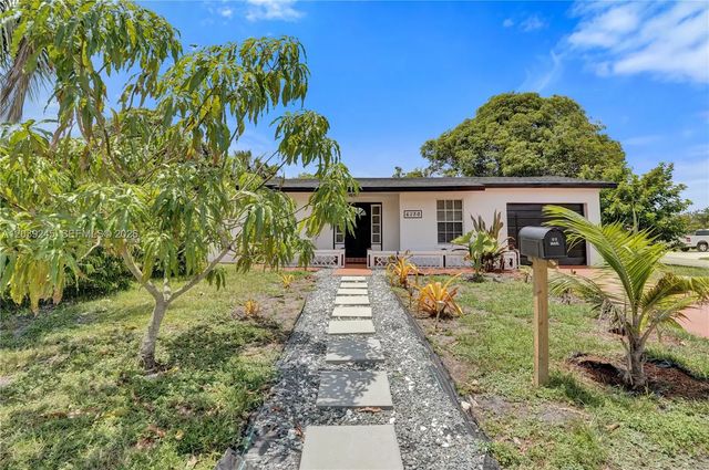 2 of 42 - 6280 Sw 8th Place, North Lauderdale, FL