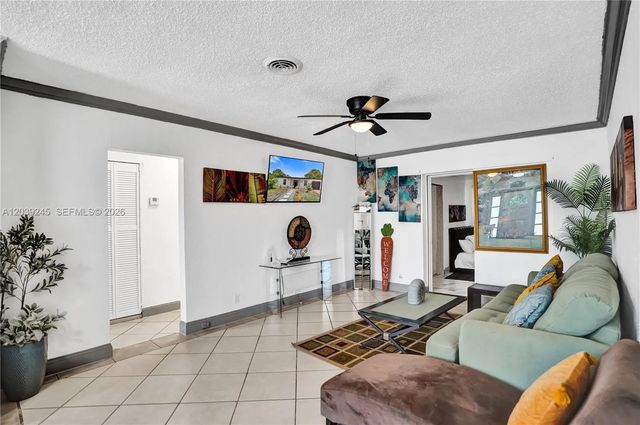 4 of 42 - 6280 Sw 8th Place, North Lauderdale, FL