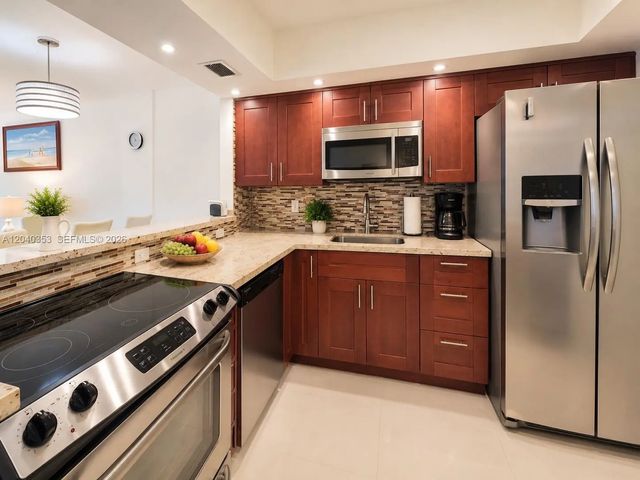 3 of 14 - 1333 E Hallandale Beach Boulevard #106, Hallandale Beach, FL