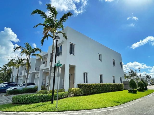7243 Nw 103rd Path, Doral