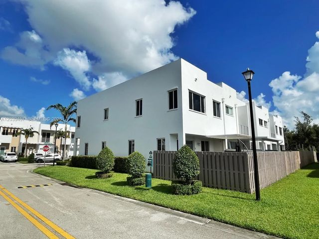 5 of 55 - 7243 Nw 103rd Path, Doral, FL