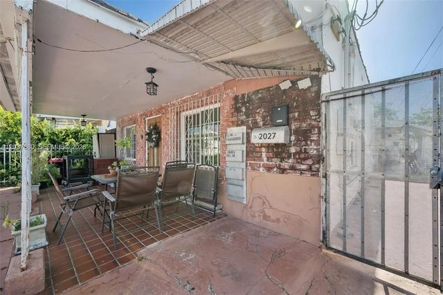 3 of 4 - 2027 Sw 58th Avenue, Miami, FL