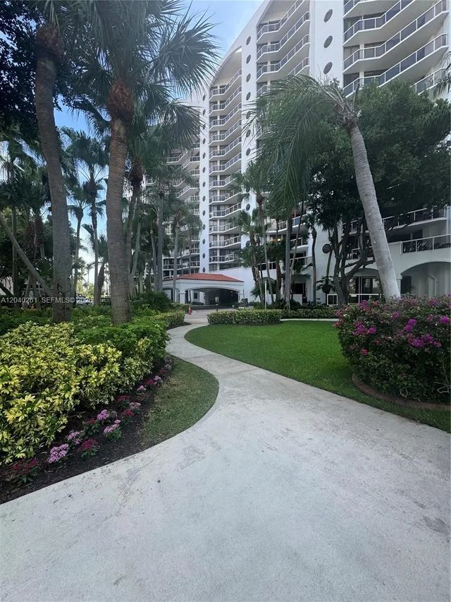3610 Yacht Club Drive #215, Aventura