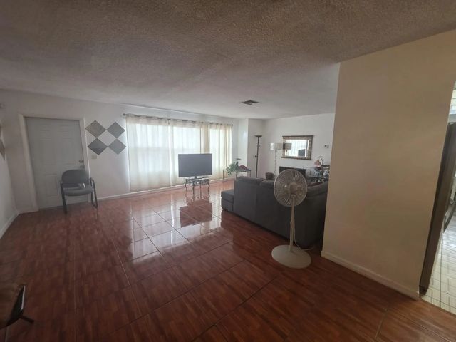4 of 11 - 5261 Nw 14th Place, Lauderhill, FL