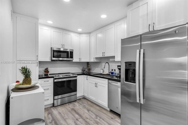 4 of 13 - 13726 Sw 90th Avenue #28, Miami, FL