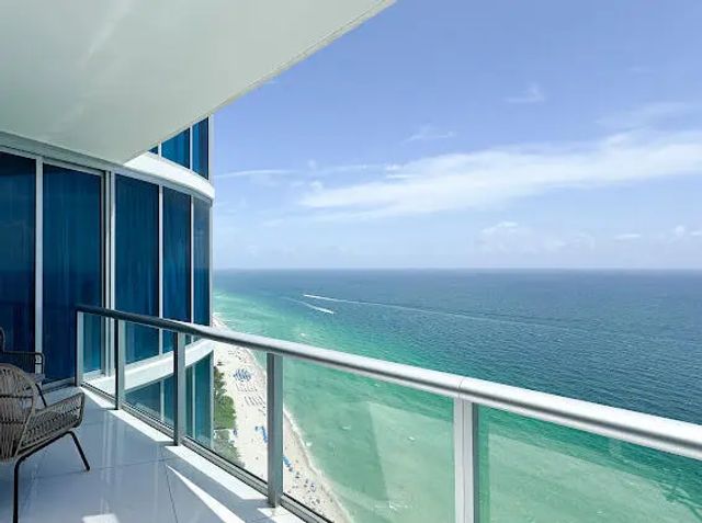 17001 Collins Avenue #4204, Sunny Isles Beach