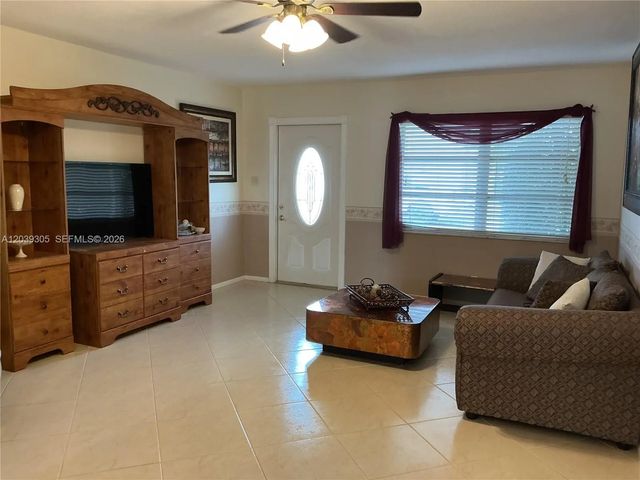 3 of 27 - 8604 Nw 59th Place, Tamarac, FL