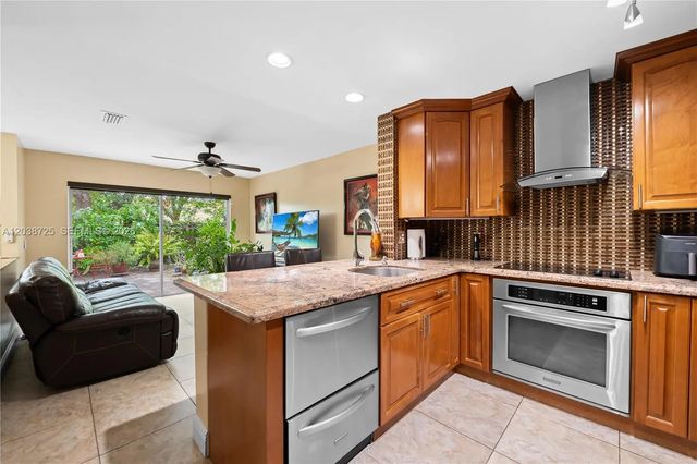 5 of 25 - 2021 Barcelona Terrace, Margate, FL