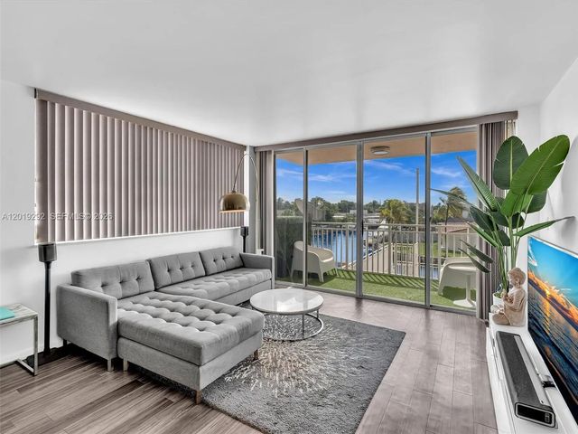 2450 Ne 135th Street #201, North Miami