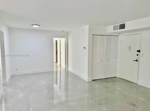 4 of 19 - 16909 N Bay Road #116, Sunny Isles Beach, FL