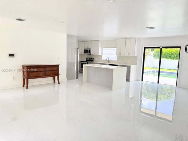 3 of 29 - 18133 Sw 93rd Avenue, Palmetto Bay, FL