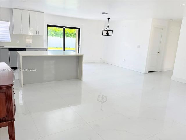 4 of 29 - 18133 Sw 93rd Avenue, Palmetto Bay, FL