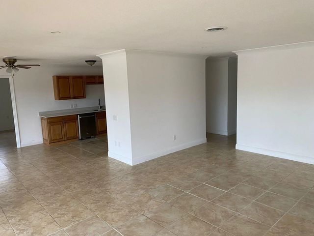 4 of 20 - 18 Andros Road, Palm Springs, FL
