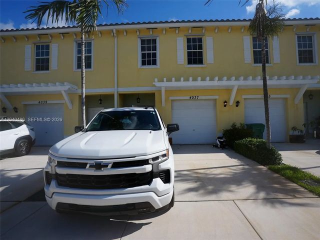 4037 Nw 10th Place, Lauderhill