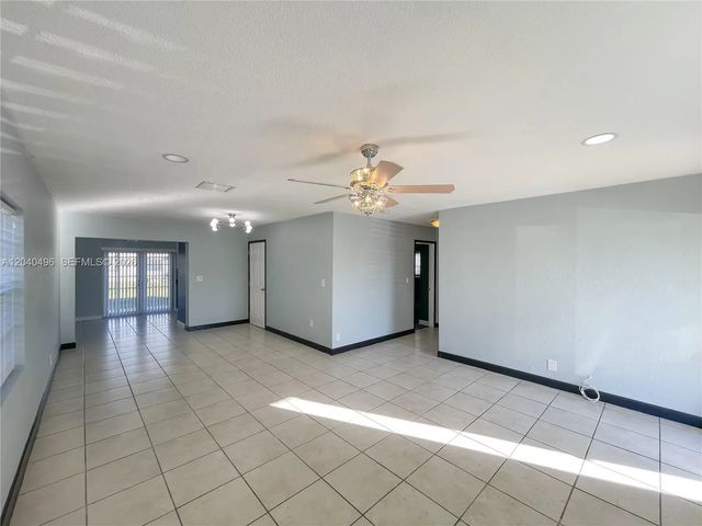 3 of 19 - 7006 Nw 99th Way, Tamarac, FL