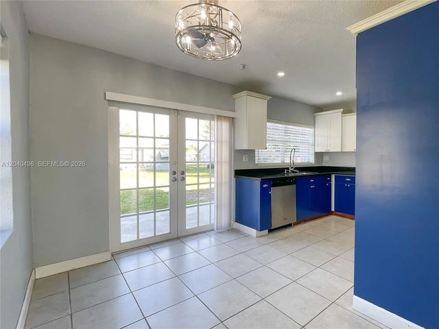 4 of 19 - 7006 Nw 99th Way, Tamarac, FL