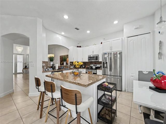 3 of 24 - 522 Ne 20th Avenue, Homestead, FL