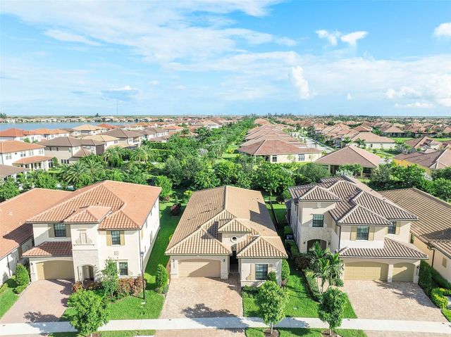 4 of 84 - 12245 N Baypoint Circle, Parkland, FL