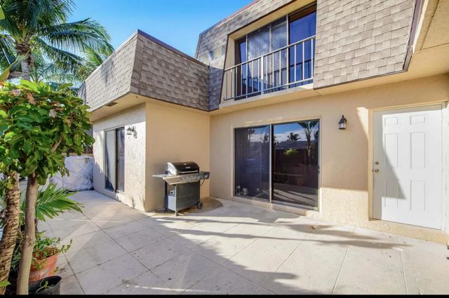 4 of 20 - 4101 N Waterview Circle #41-a, Palm Springs, FL