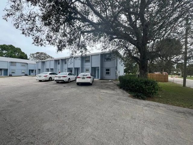 Photo of 622 S 11Th Street #11, Fort Pierce FL