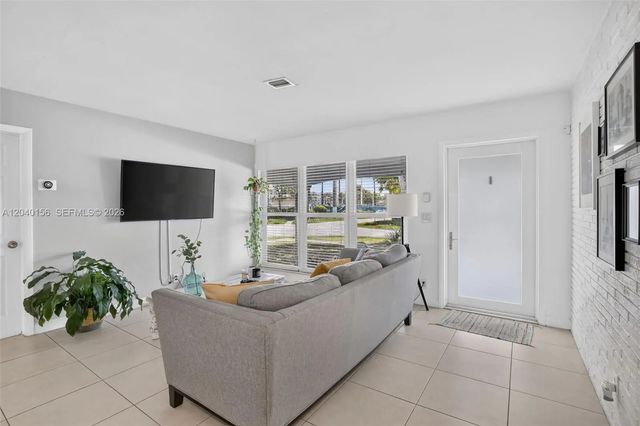 5 of 42 - 2220 N 40th Avenue, Hollywood, FL