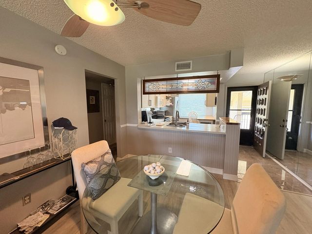 2 of 13 - 3211 Westridge Boulevard #202, Orlando, FL