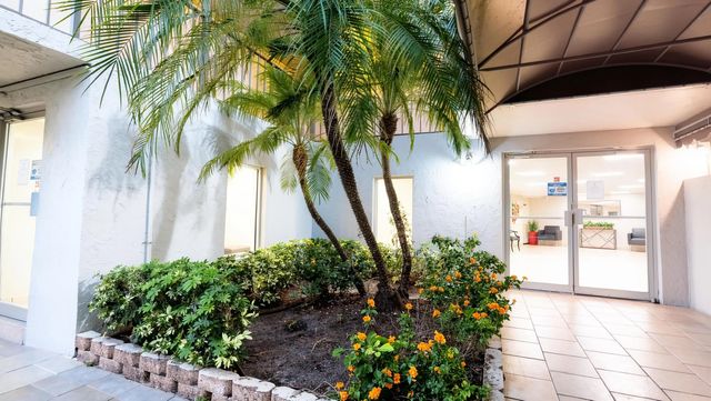 2 of 36 - 3930 Inverrary Boulevard #303, Lauderhill, FL