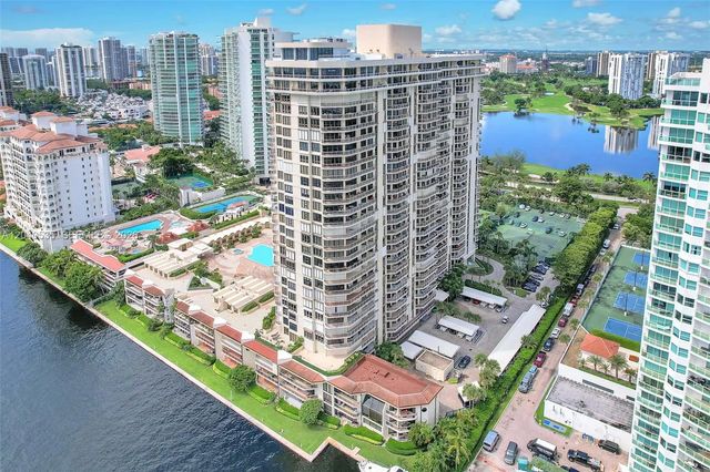 2 of 36 - 20191 E Country Club Drive #1805, Aventura, FL