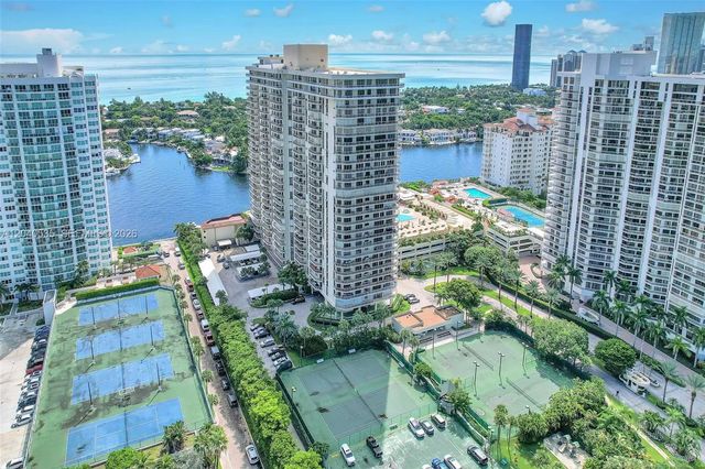 3 of 36 - 20191 E Country Club Drive #1805, Aventura, FL