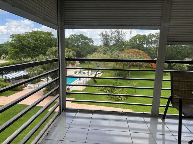 3 of 15 - 900 Saint Charles Place #407, Pembroke Pines, FL