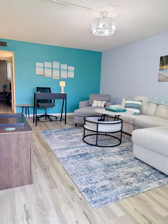 2 of 17 - 2400 Ne 10th Street #106, Pompano Beach, FL