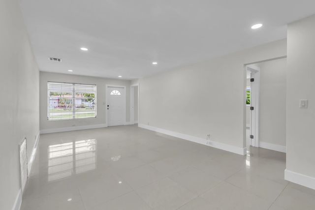 3 of 23 - 3262 Pierce Street, Hollywood, FL