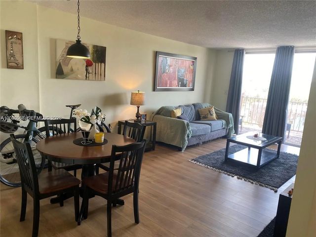 5 of 20 - 1465 Ne 123rd Street #409, North Miami, FL