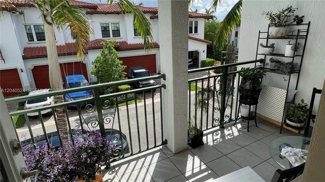 5 of 23 - 11618 Sw 13th Court, Pembroke Pines, FL