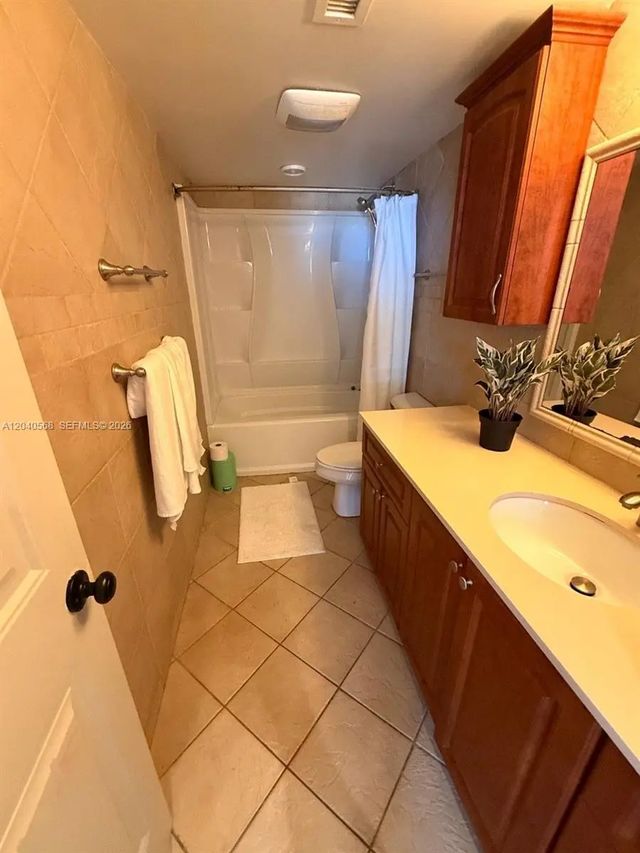 5 of 11 - 1701 S Ocean Drive #105, Hollywood, FL