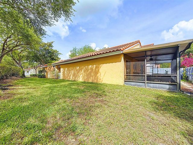 4 of 33 - 1420 Seagrape Circle, Weston, FL
