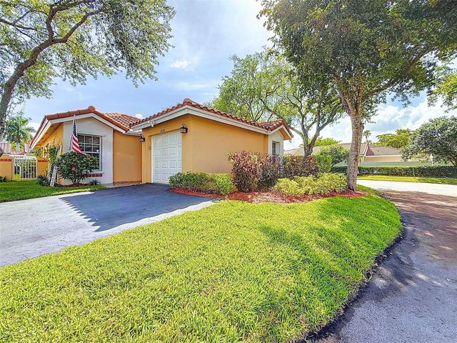 5 of 33 - 1420 Seagrape Circle, Weston, FL