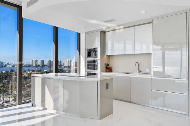 4 of 11 - 18975 Collins Avenue #2004, Sunny Isles Beach, FL