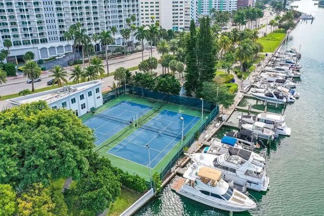 4 of 40 - 5401 Collins Avenue #513, Miami Beach, FL